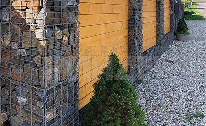 Забор из габионов и горизонтальных деревянных досок ГБ-119 - фото 3