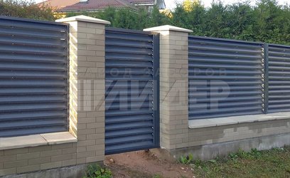 Продуваемый забор жалюзи с автоматическими воротами ЖЗ-132 - фото 3