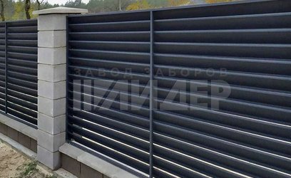Заборное ограждение из жалюзи в частном секторе ЖЗ-143 - фото 1