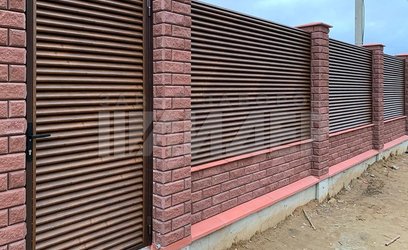 Оранжевое заборное ограждение из жалюзи ЖЗ-176 - фото 3