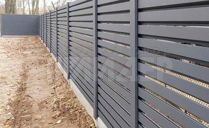 Дачное заборное ограждение из жалюзи ЖЗ-206 - фото 1