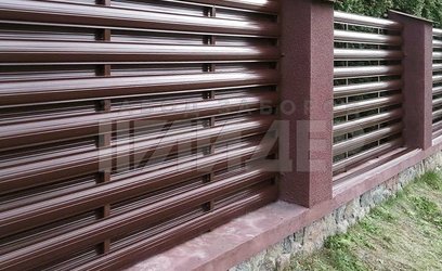 Новый забор из горизонтального штакетника ЕШ-222 - фото 1