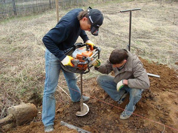 Фото – бурение шурфов 