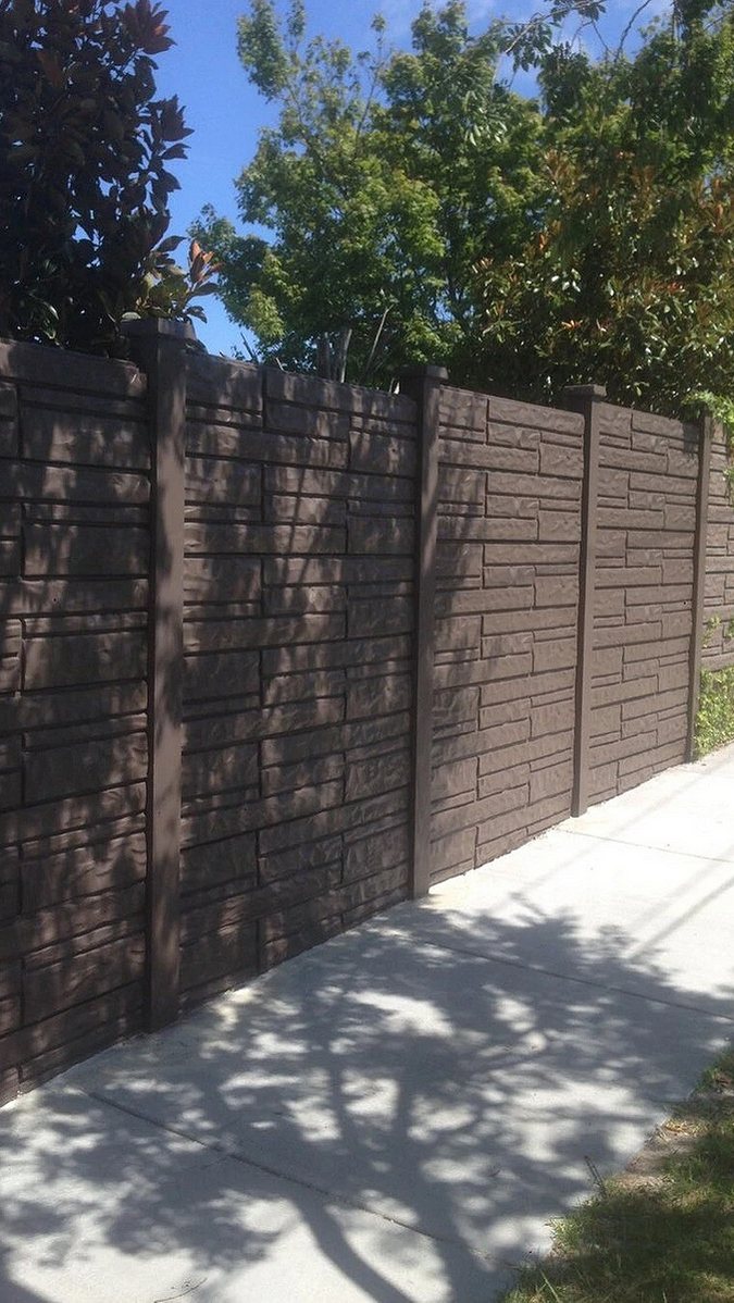 Как выбрать забор для частного дома: важные параметры и 7 лучших материалов (75 фото)