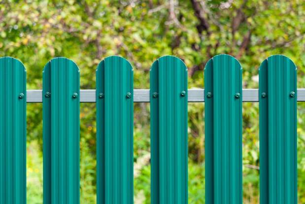 какая разница между погонным метром штакетника для забора и погонным метром штакетника