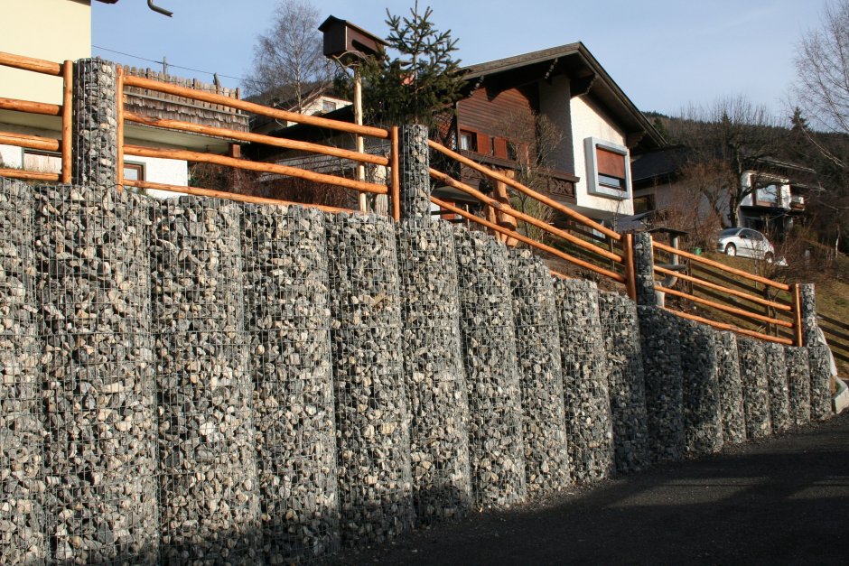 Забор на косогоре