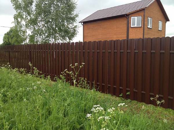Ограда на даче