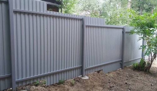 Забор из профильных труб